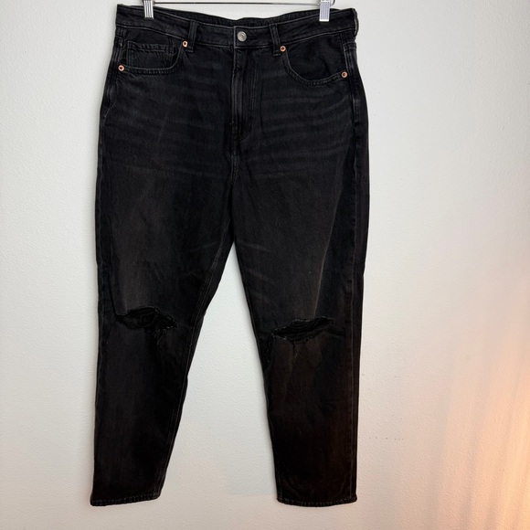 American Eagle Strigid Mom Jeans Destroyed Black 14 NWT - Picture 3 of 14